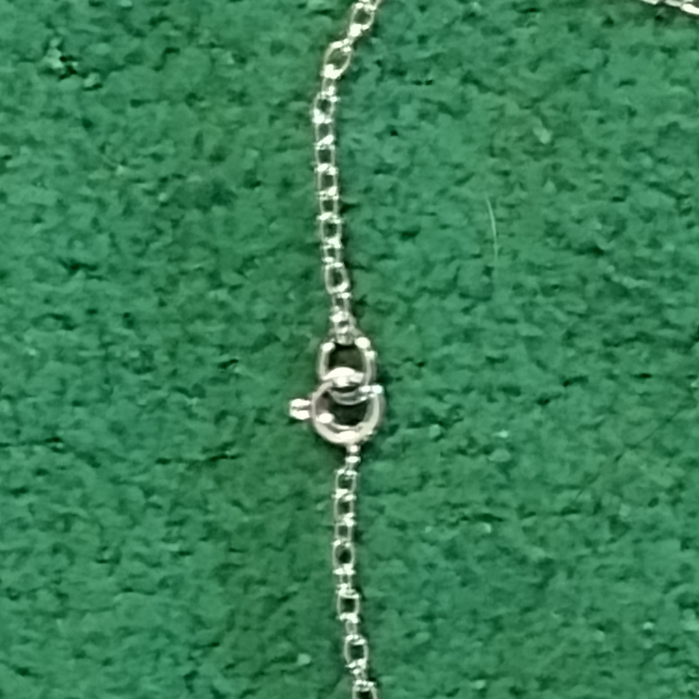 Elegant Silver Heart Pendant Necklace - Picture 6 of 7